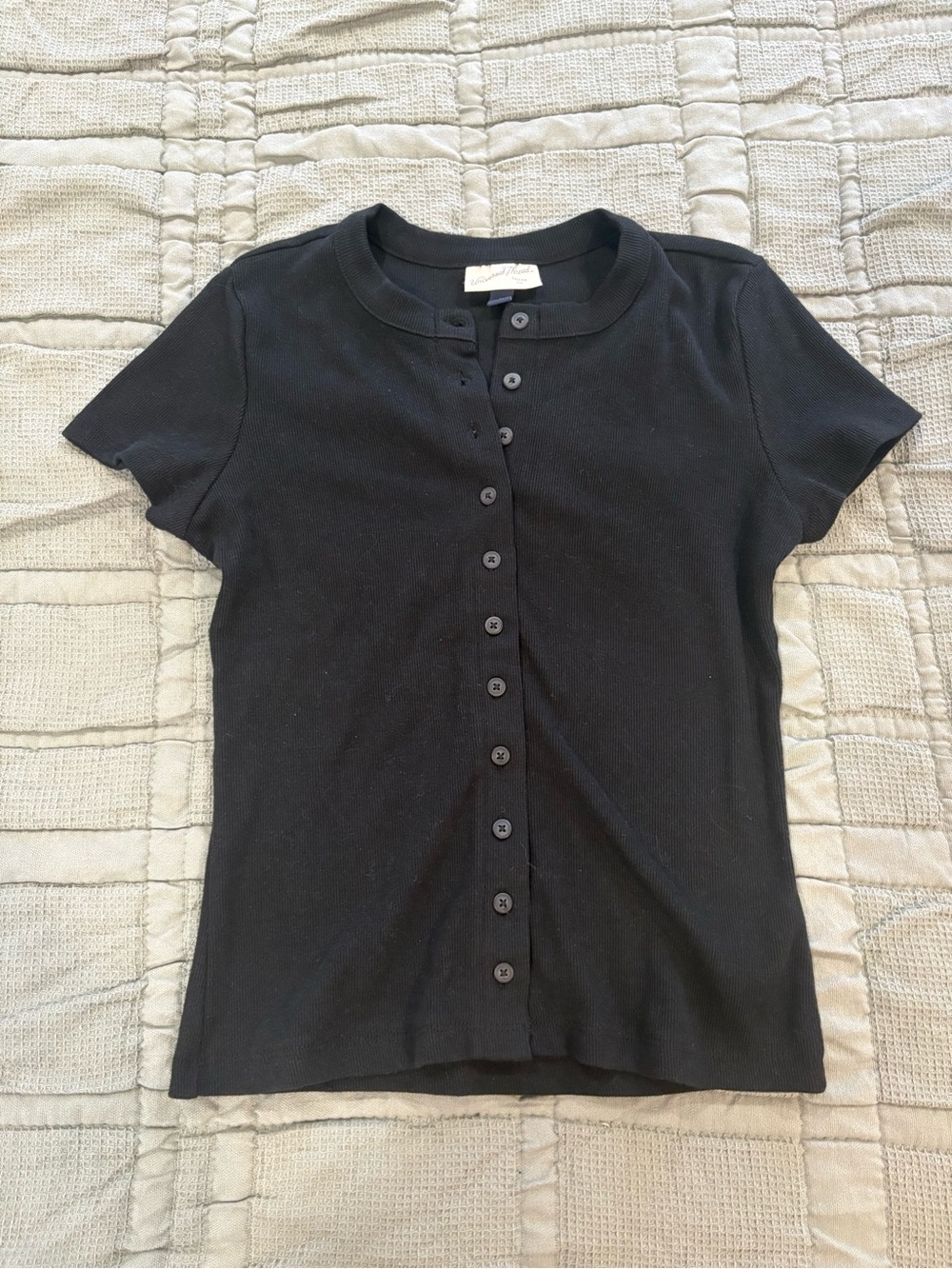 Universal Thread Black Short-Sleeve Button-Front Women's Top